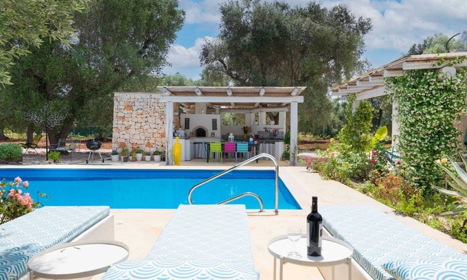 San Vito dei Normanni Villa | Homerez - Villa with private pool in San Vito dei Normanni