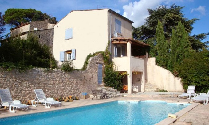 Saint-Michel-l'Observatoire Villa | Homerez - Villa for 5 ppl. with swimming-pool, garden and terrace at Dauphin