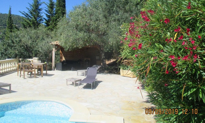 Claviers Villa | Homerez - Villa for 6 ppl. with swimming-pool, garden and terrace at Claviers