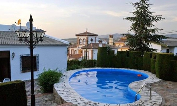 Barrio de la Vega Villa | Homerez - Villa for 8 ppl. with swimming-pool, garden and terrace at Monachil