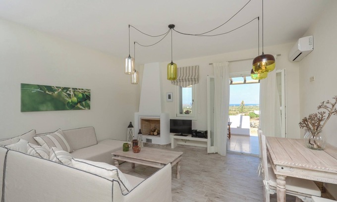 Naxos Villa | Homerez - Villa in Naxos, sea and mountain view