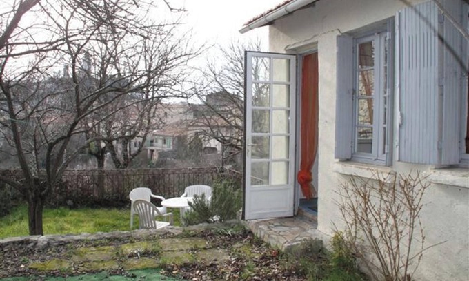 Reillanne House | Homerez - Welcoming House in Reillanne with Enclosed Garden