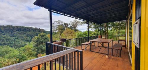 Sen Monorom House | Homestay Container