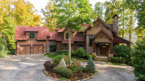 Banner Elk House | Homestead Lodge at Eagles Nest