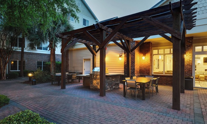 Mount Pleasant Hotel | Homewood Suites by Hilton Charleston - Mt Pleasant