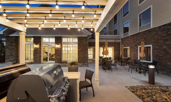 Fargo Hotel | Homewood Suites by Hilton Fargo