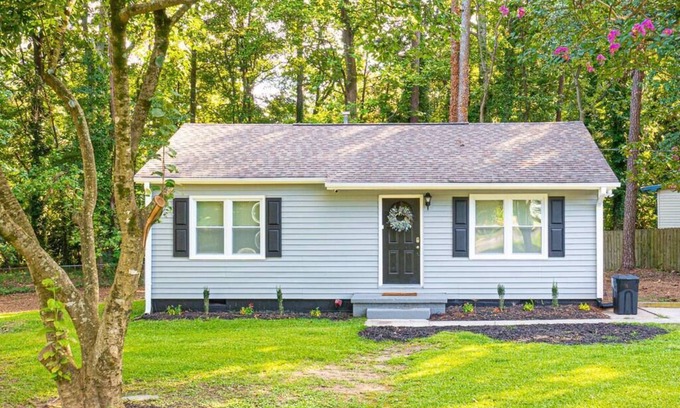 Marietta House | Homey Bungalow Convenient to Marietta and I-75!