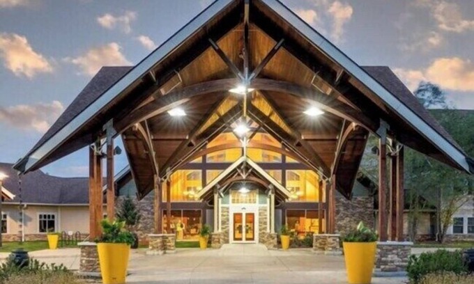 Moravia Hotel | Honey Creek Resort