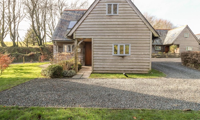 Camelford House | HONEYPOT LODGE, pet friendly, character holiday cottage in Camelford