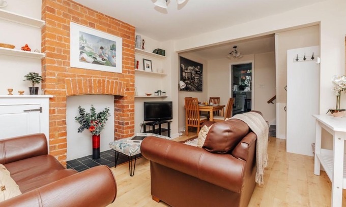 Henley-on-Thames House | Honeysuckle terrace