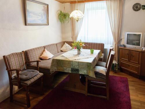 Hontheim House | Hontheim Farmhouse Retreat