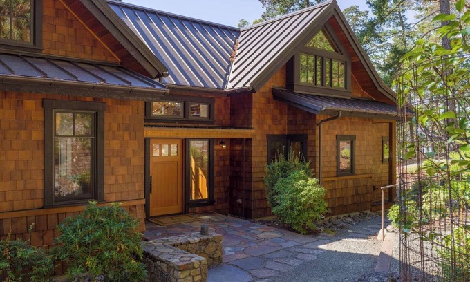 Orcas House | Hook's Nest-Magnificent Waterfront Luxe Home, Chef's Kitchen, Outdoor Fireplace, Close to Adventure