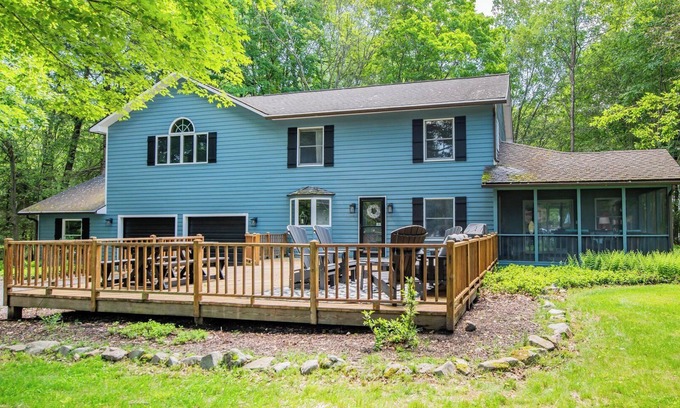 Eagles Mere House | Hook, Wine, & Sinker in Eagles Mere