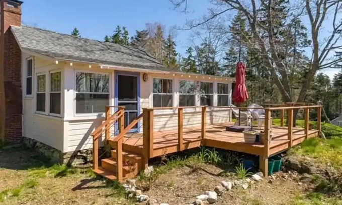 Cundys Harbor Cabin | Hooked on The Harbor! A Peaceful Cottage Stay!