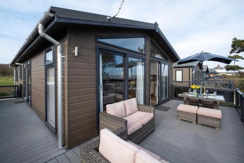 Leiston House | Horizon Lodge