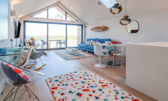 Porth House | HORIZON, pet friendly, with a garden in Porth