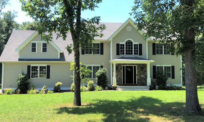 Somers House | Horse Shows, Festivals & Long-Term Comfort