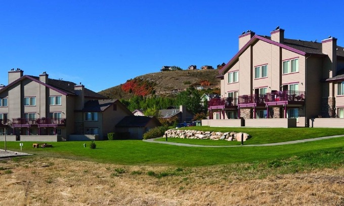 Harbor Village Resort | Horseback riding, skiing, snowboarding, cross country skiing & MORE !