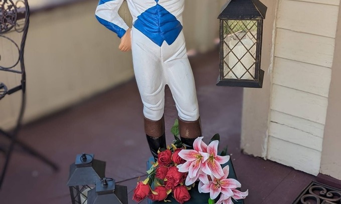 Saratoga Springs Apartment | Horseplayers Wanted!Dream house One Block to Track!