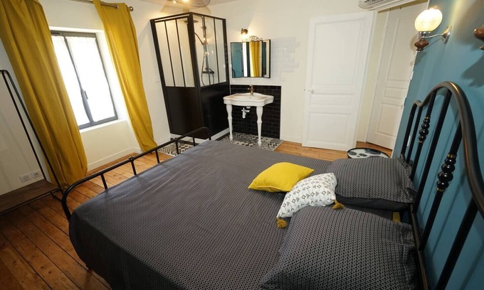 Chateauroux House | Hortensia house Chateauroux - 4bed - 7p