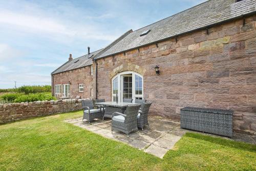 Berwick-upon-Tweed House | Host & Stay - Dolphin Dream