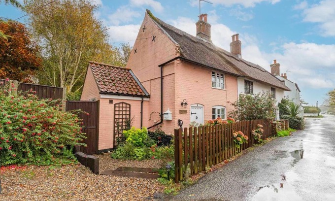 Winterton-on-Sea House | Host & Stay - Ships Timbers