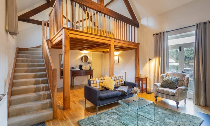 Much Wenlock Apartment | Host Stay The Coach House