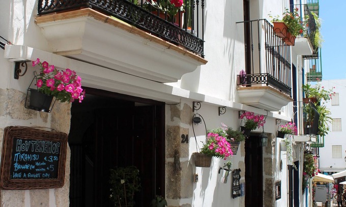 Peniscola Old Town House | Hostal Dios Esta Bien
