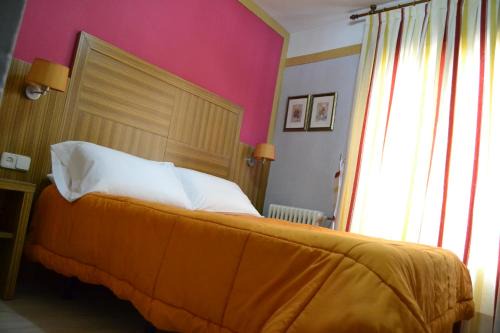 Alcala de Henares House | Hostal Don Juan I