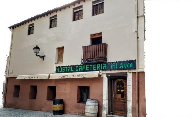 Almazan House | Hostal El Arco