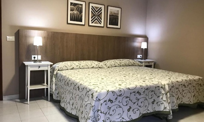 Forcarei House | Hostal-Restaurante Paris