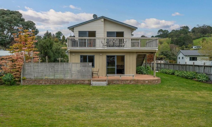 Cooks Beach House | Hosts on the Coast Laze Away on Cook