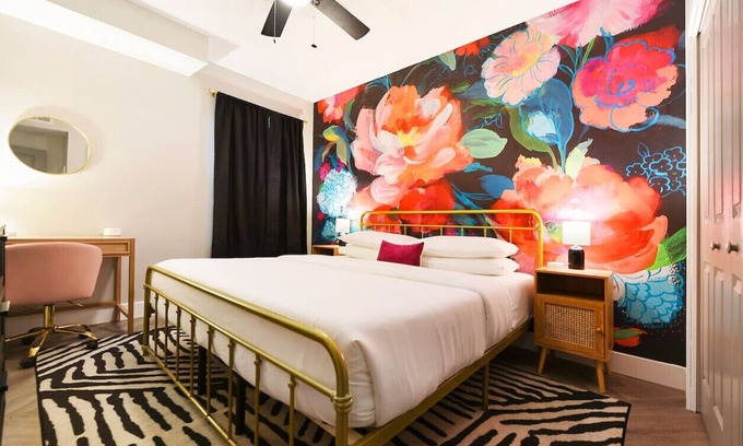 East Allegheny Condo | ★ HostWise Stays ★ King Beds, Near Stadiums, Dining, Street Parking