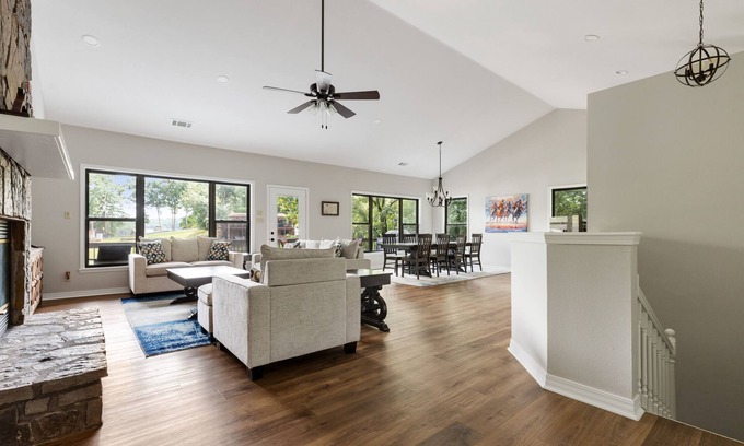 Lake Hamilton House | Hot Springs ON Hamilton- Waterfront-Cove- 7S area- Boat & Swim Dock - 4BR 3.5 BA