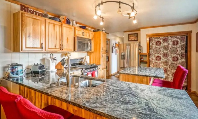 Nob Hill House | Hot Tub, 1bd/1ba, Nob Hill Home, King bed, W/D