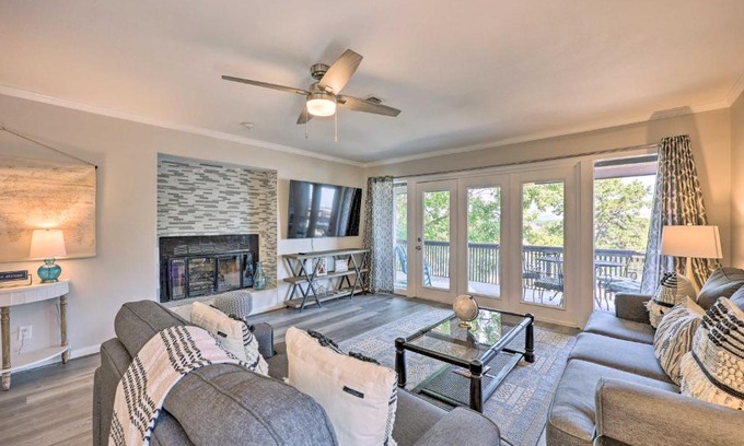 Lake Hamilton Apartment | Hot Tub Access Fantastic Condo in Hot Springs!