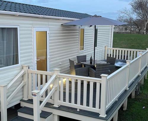 Dogdyke Resort | Hot Tub Breaks at 35 Merlin Point Tattershall
