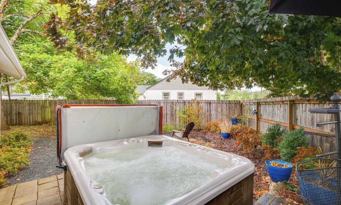 Cottage Grove Cottage | Hot Tub & Fenced Yard: Cozy Cottage Grove Home