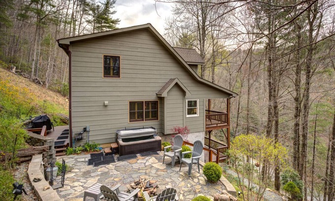 Boone House | Hot Tub, Fire Pit, Game Room, Pet Friendly, Hiking