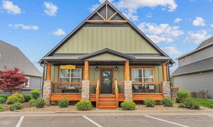 Hollister House | Hot Tub, Fire Table, Lake Views/Access, Pools, Reserve Your 2025 Fall Dates