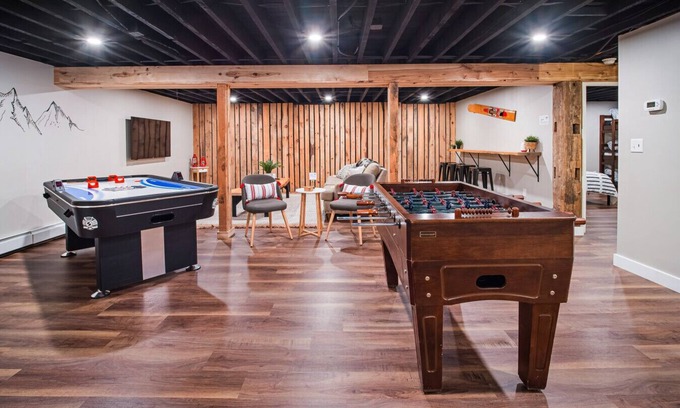 Hawley Cabin | Hot Tub, Game Room, BBQ & Playhouse Oasis – Family Retreat, 5mins to Lake!
