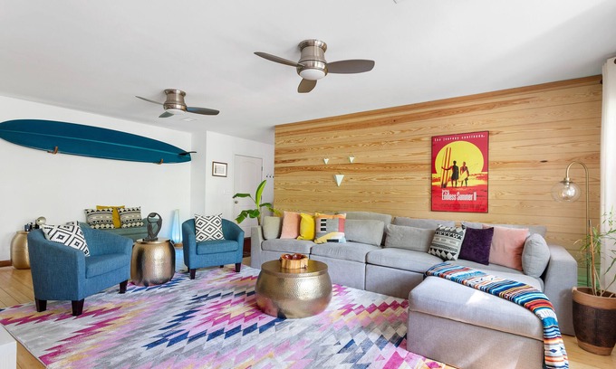 North Charleston House | Hot Tub Haven! : 7 Beds Endless Summer