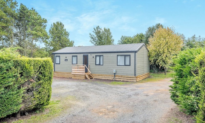 Kirkcudbright Ski Chalet | Hot Tub Lodge 3 Pet Friendly