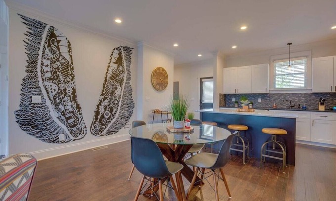 Shelby Hills House | Hot tub | Sleeps 12 | 2Mi to Broadway