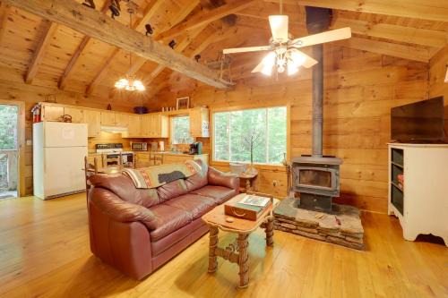 Vein Mountain House | Hot Tub Soaks and Fireside Relaxation! Marion Cabin