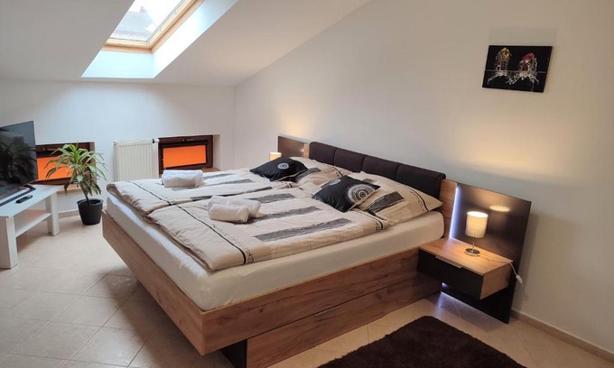 Jaromer Hotel | Hotel 28