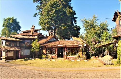 Mazamitla Hotel | Hotel Cabaña Los Ruiseñores
