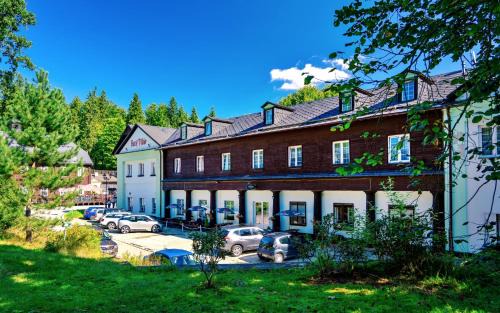 Karlova Studanka Hotel | Hotel Džbán