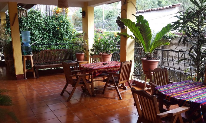 Panajachel Hotel | Hotel Encuentro del Viajero