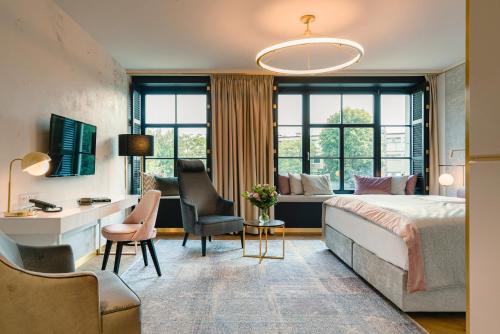 Wesoła Zachod Hotel | Hotel Ferreus Modern Art Deco
